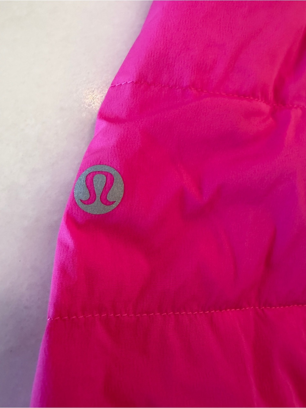 Lululemon Down for It All Jacket
Sonic Pink sz 4 GUC - Picture 6 of 8